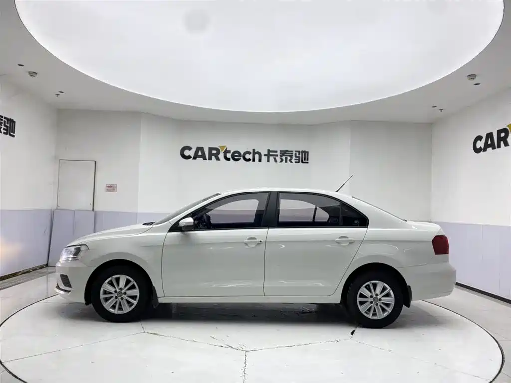 Volkswagen Jetta 2018 — фото 8