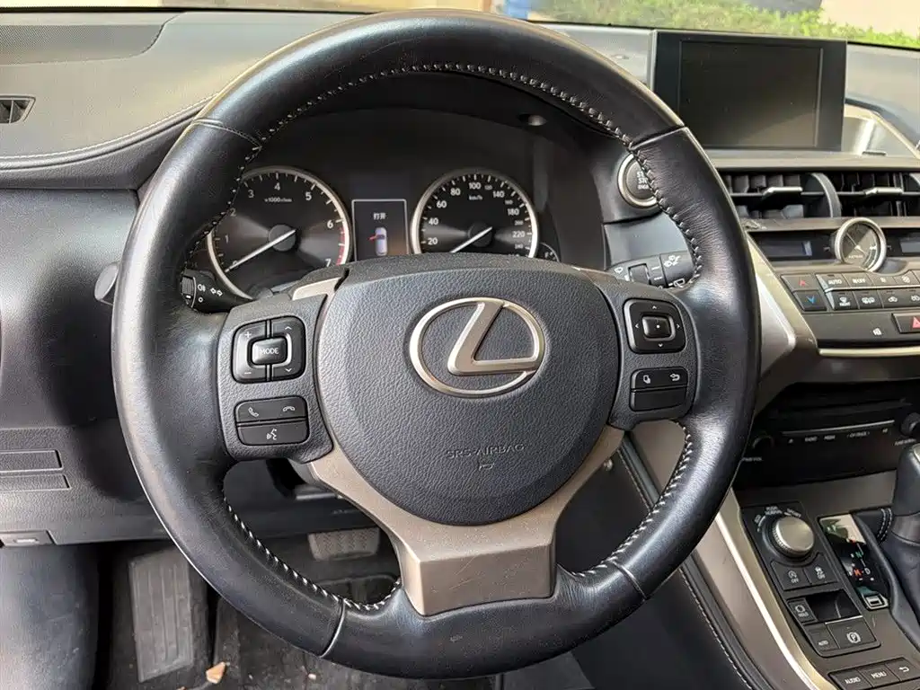 Lexus NX 2016
