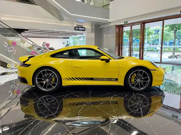 Porsche 911 2021