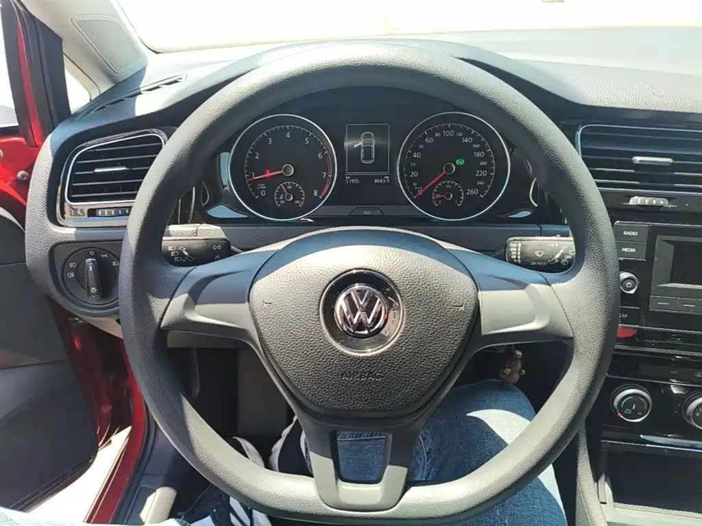 Volkswagen Golf 2018 — фото 11