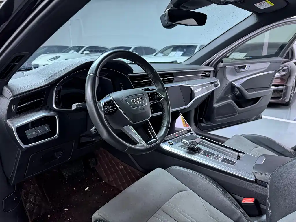 Audi A6L 2022