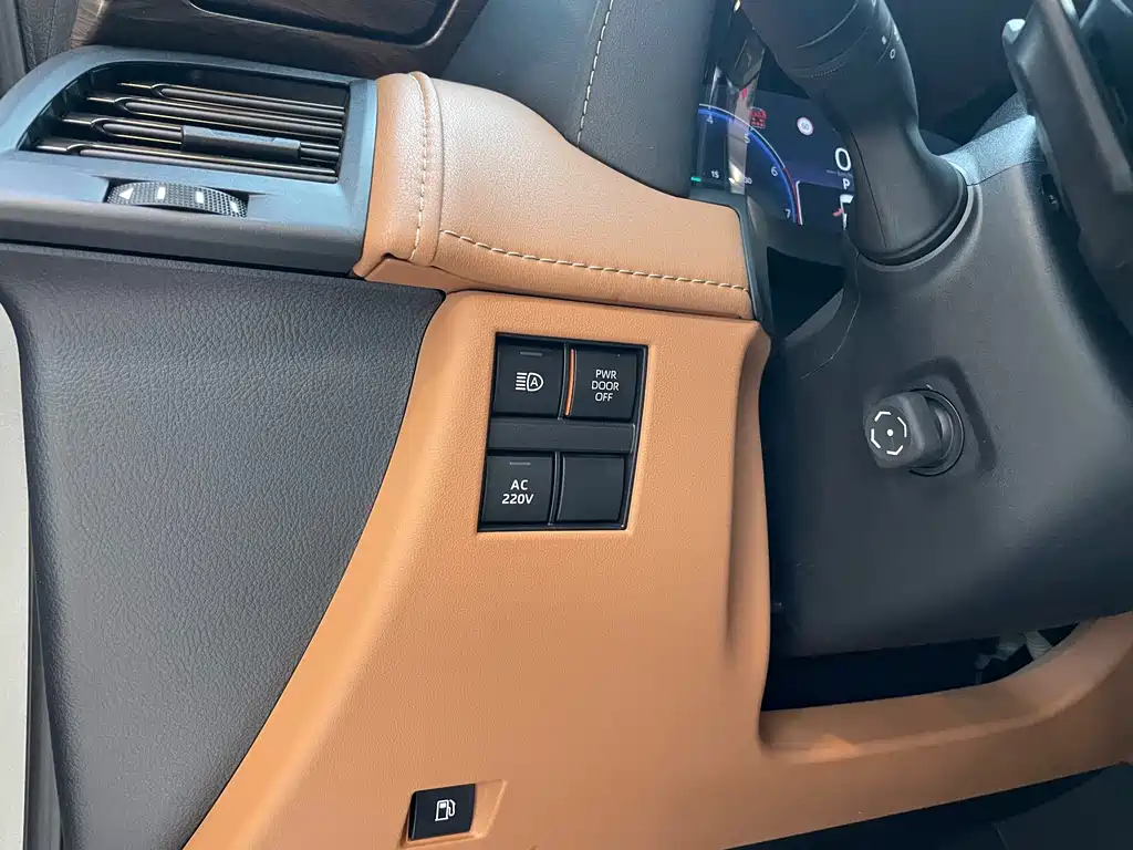 Toyota Vellfire 2024 — фото 32