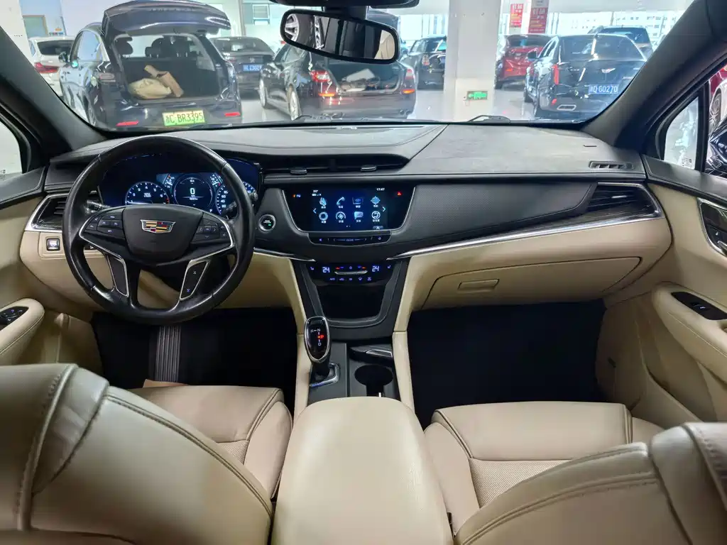 Cadillac XT5 2019 — фото 9