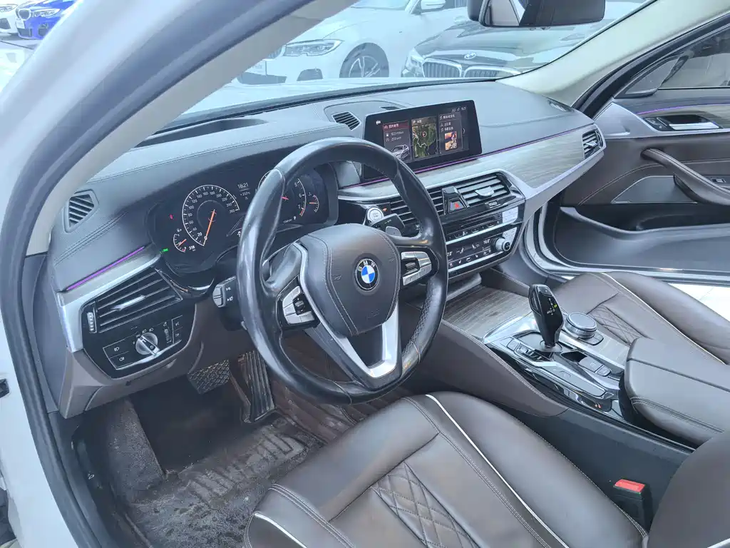 BMW 5 Series 2019 — фото 4