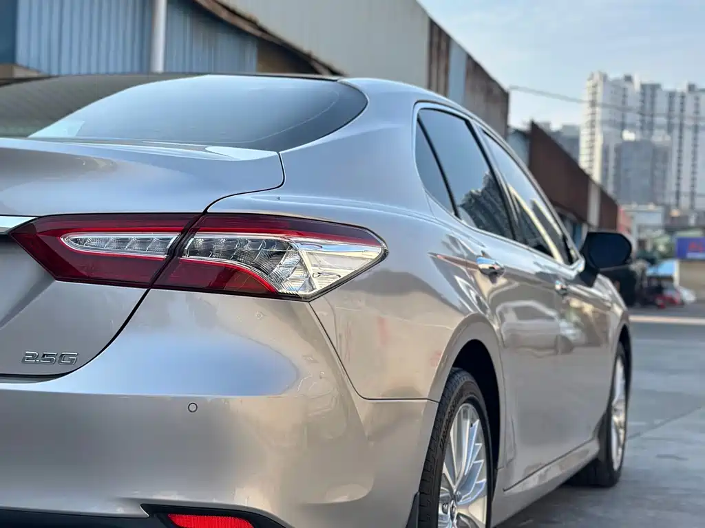 Toyota Camry 2020 — фото 25
