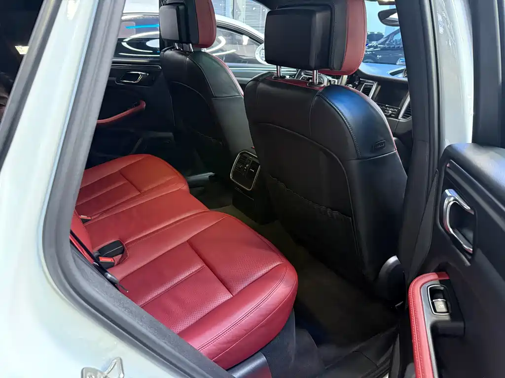 Porsche Macan 2015 — фото 14