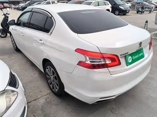 Peugeot 408 2016