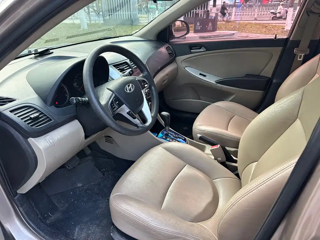 Hyundai Verna 2016 — фото 13