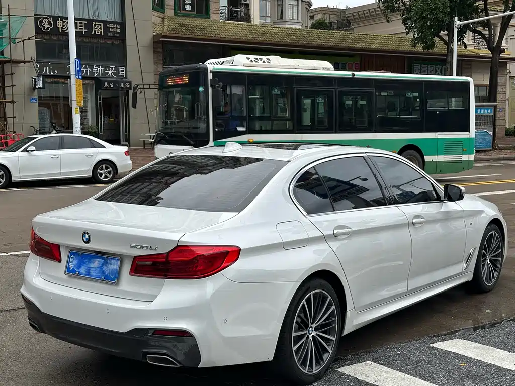 BMW 5 Series 2020 — фото 2