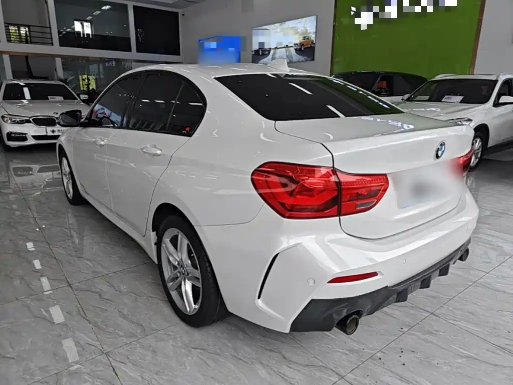 BMW 1 Series 2021 — фото 5
