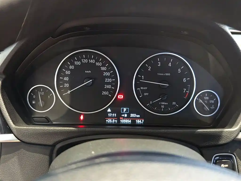 BMW 3 Series 2017 — фото 12