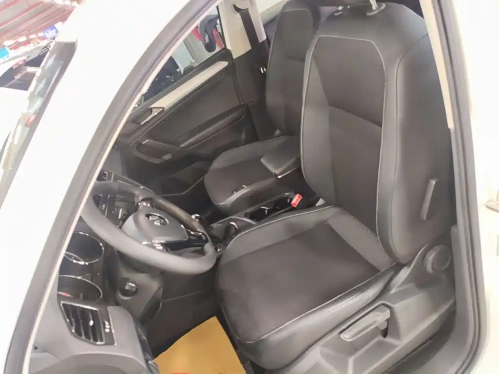 Volkswagen Tiguan L 2018 — фото 15