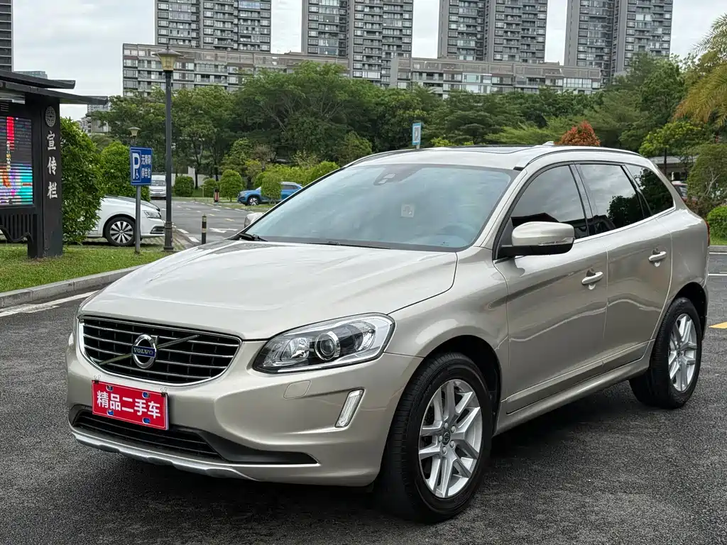 Volvo XC60 2017 — фото 1