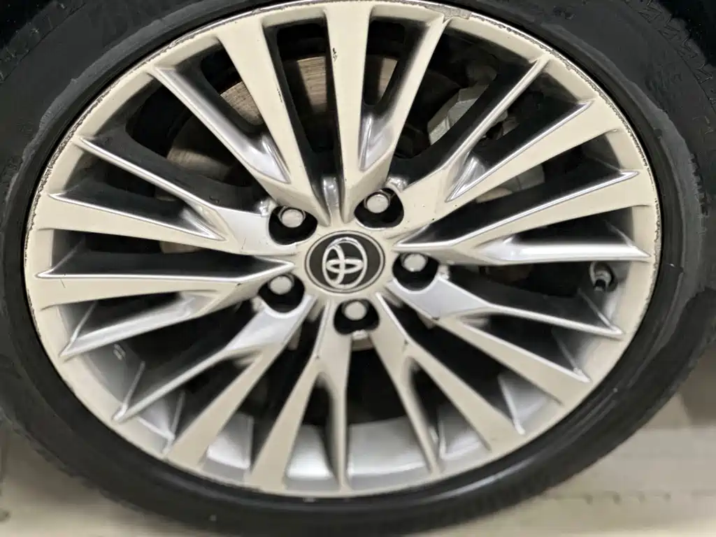 Toyota Camry 2018 — фото 12