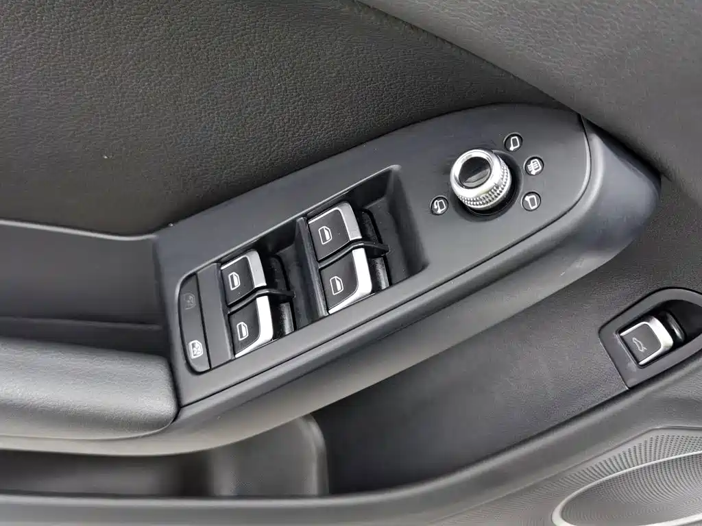 Audi A4L 2015 — фото 9