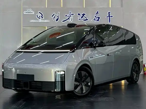 Li Auto MEGA 2025