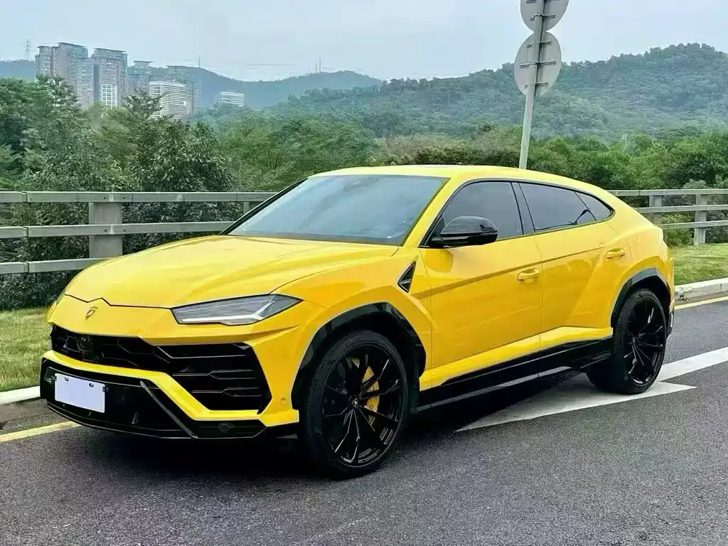 Lamborghini Urus 2021 — фото 1