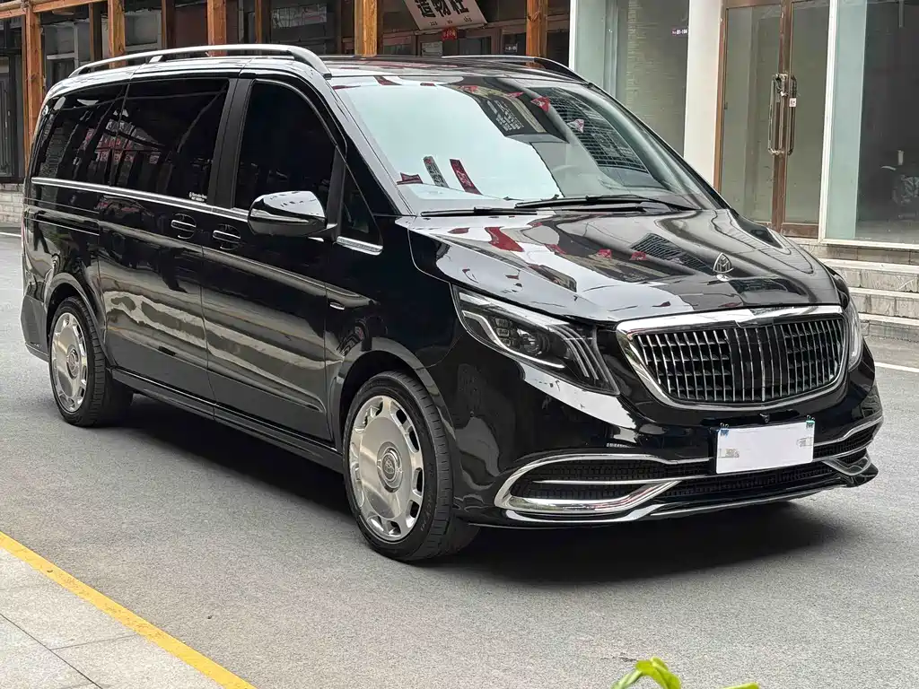 Mercedes-Benz V-Class 2019 — фото 19