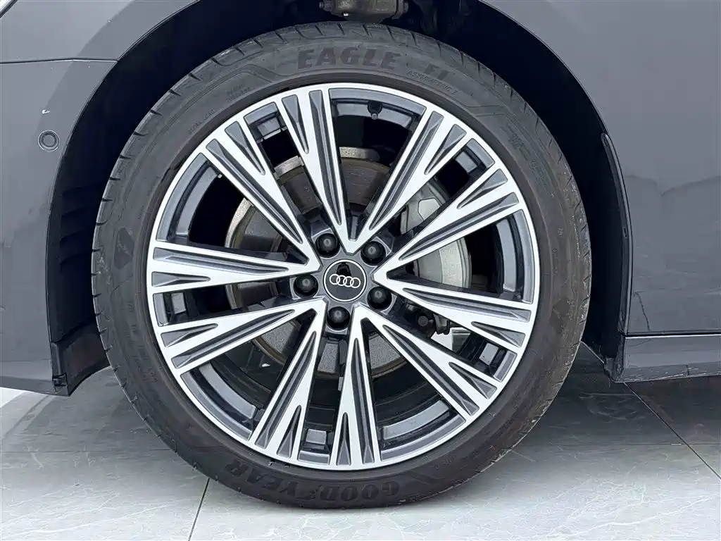 Audi A6L 2024 — фото 10