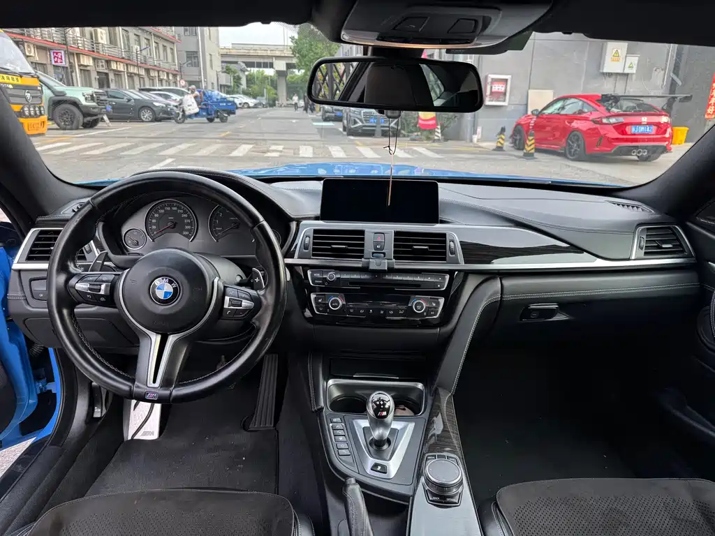BMW M4 2018 — фото 9