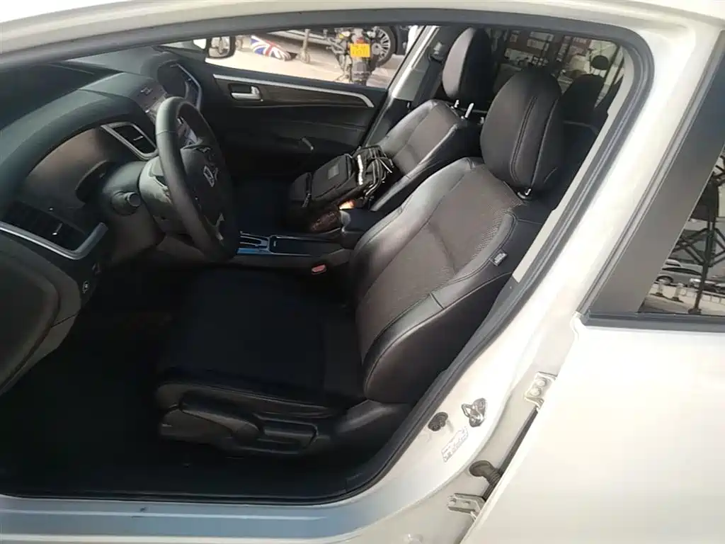 Honda Jade 2017 — фото 15