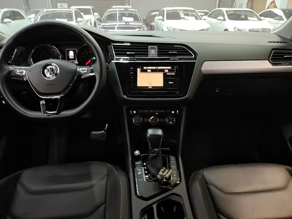 Volkswagen Tiguan L 2020 — фото 13