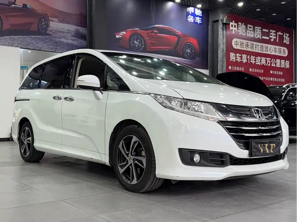 Honda Odyssey 2017 — фото 24