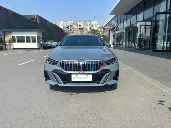 BMW 5 Series 2025
