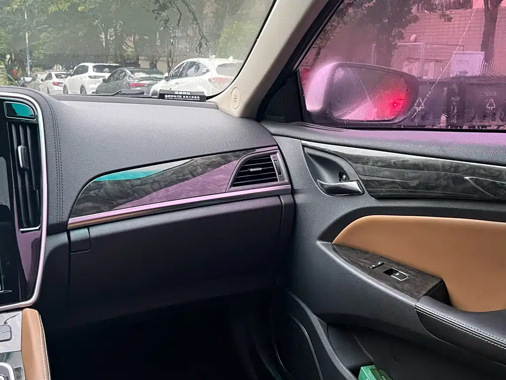 BYD Qin NEV 2017 — фото 10