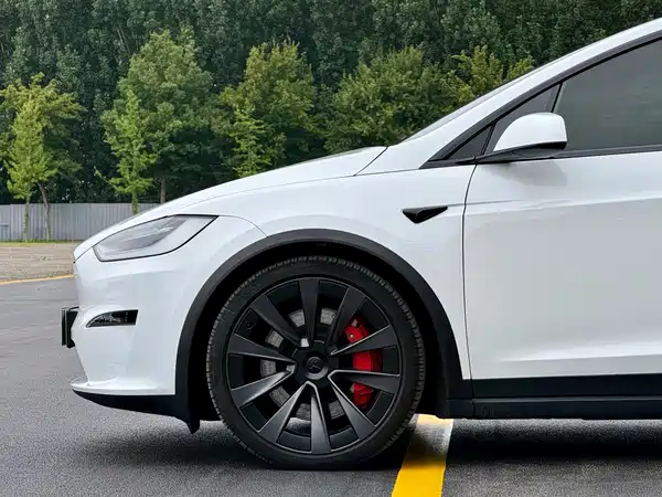 Tesla Model X 2024