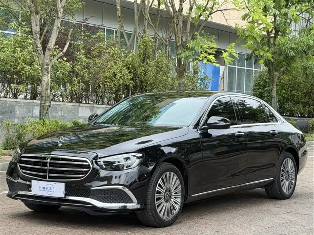 Mercedes-Benz E-Class 2023 — фото 1