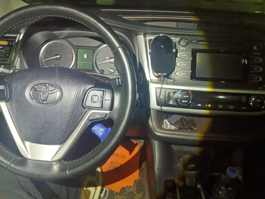 Toyota Highlander 2016 — фото 12