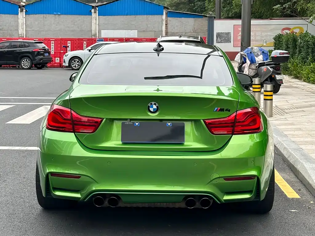 BMW M4 2018 — фото 23