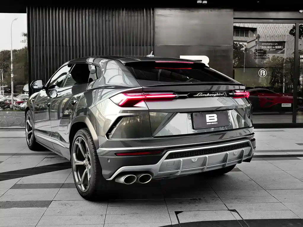 Lamborghini Urus 2021 — фото 6