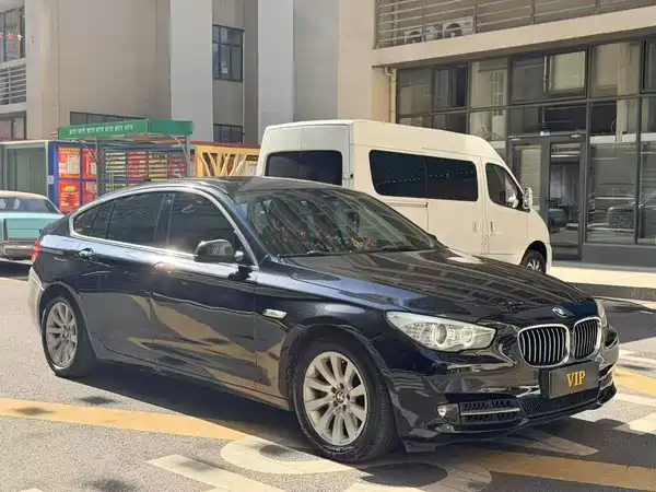 BMW 5 Series GT 2012