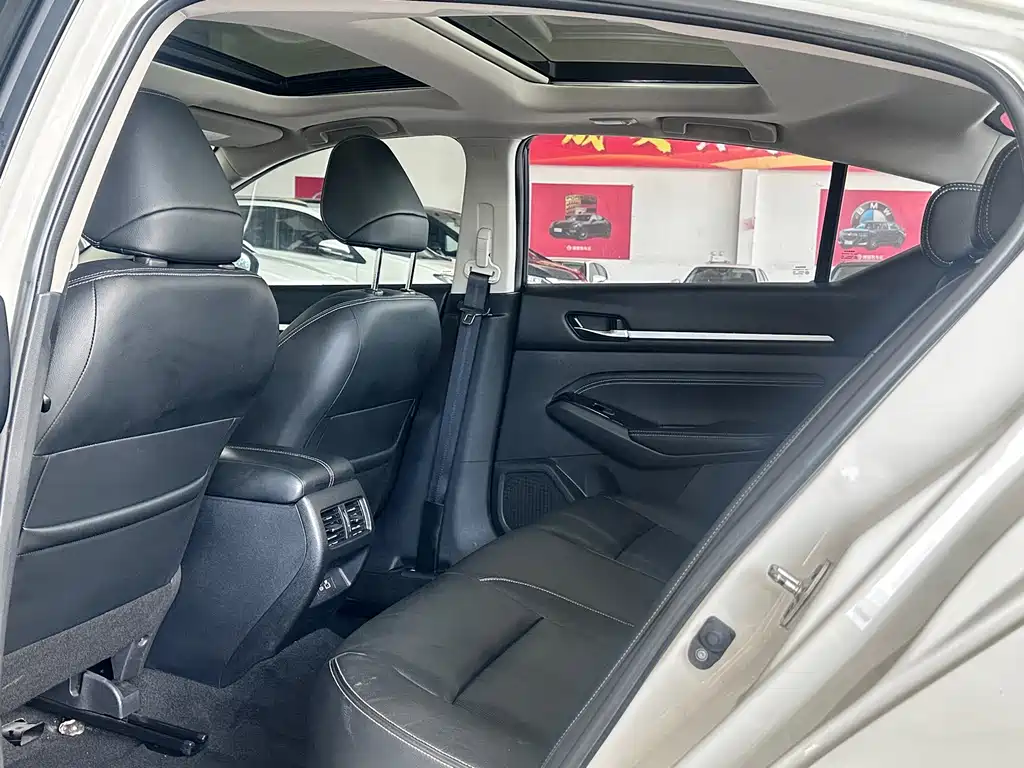 Nissan Teana 2021