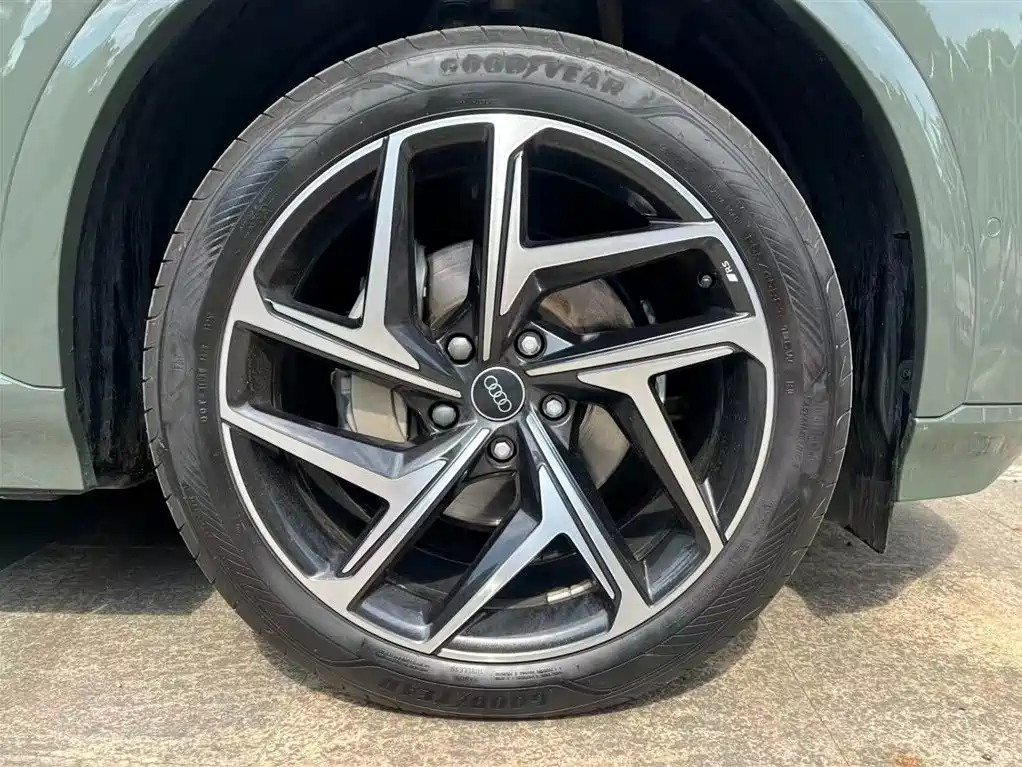 Audi Q6L e-tron 2025 — фото 14