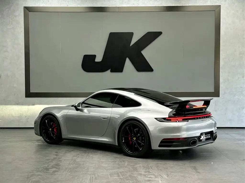 Porsche 911 2021