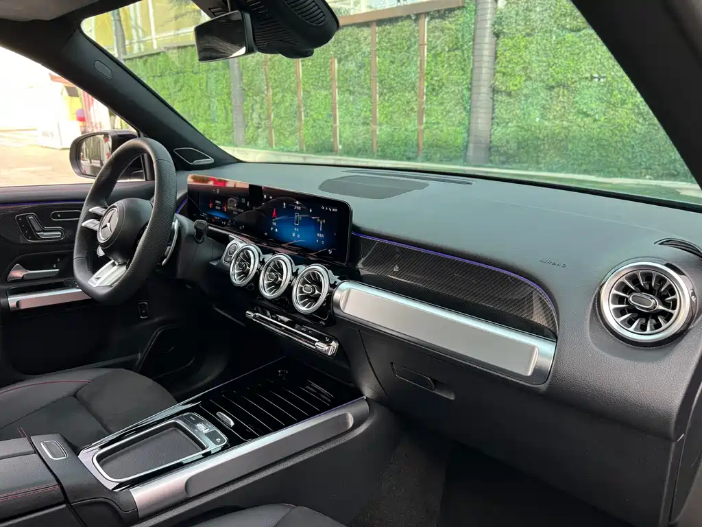 Mercedes-Benz GLB AMG 2024 — фото 11