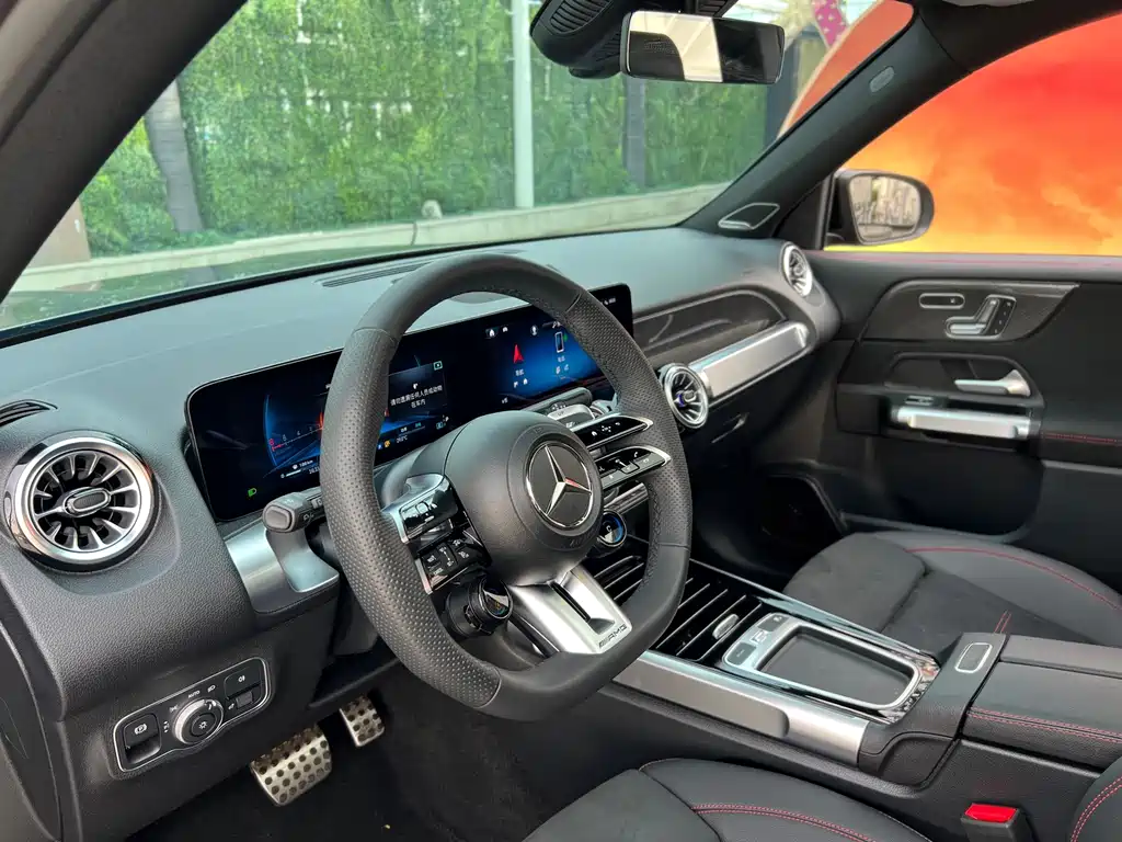 Mercedes-Benz GLB AMG 2024 — фото 9