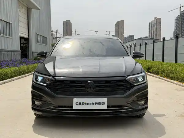 Volkswagen Sagitar 2020