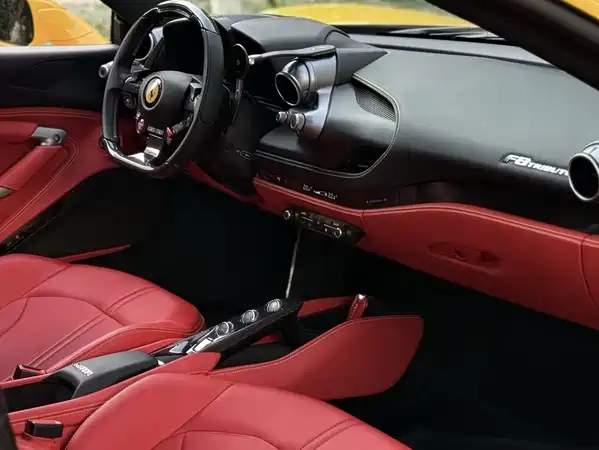 Ferrari F8 2021