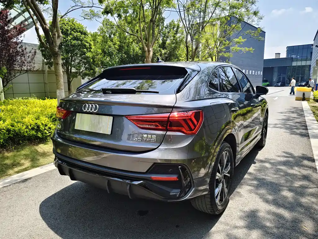 Audi Q3 Sportback 2022 — фото 11