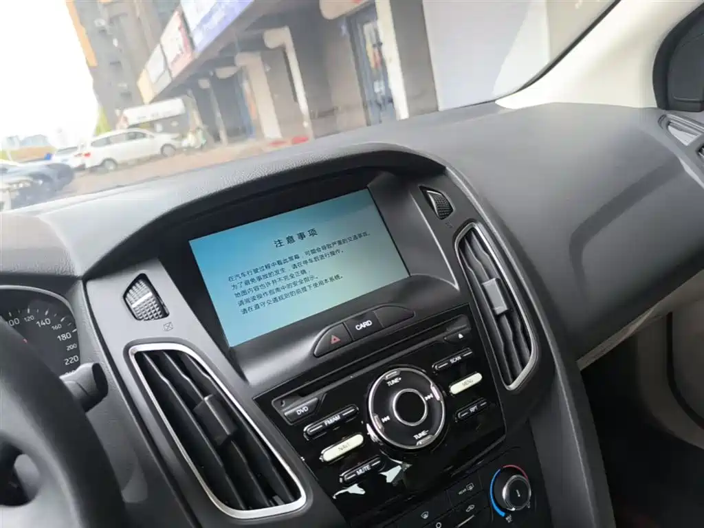 Ford Focus 2017 — фото 13