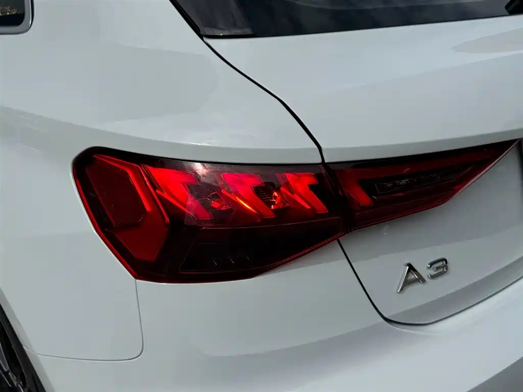 Audi A3 2023 — фото 28