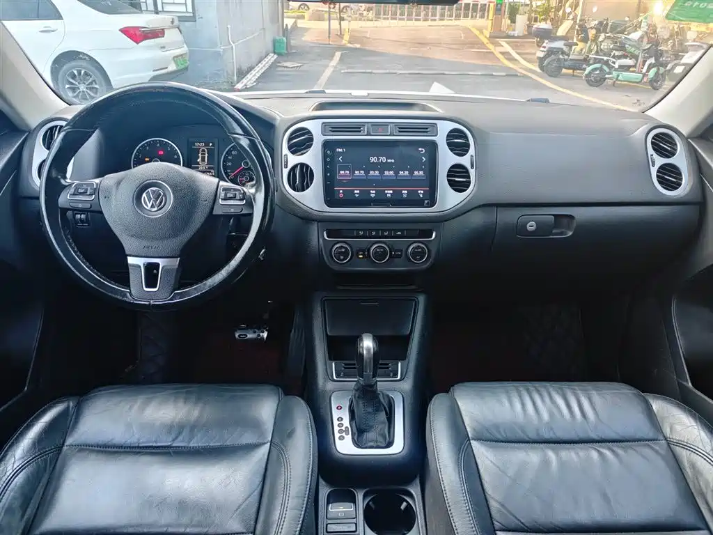 Volkswagen Tiguan 2015 — фото 8