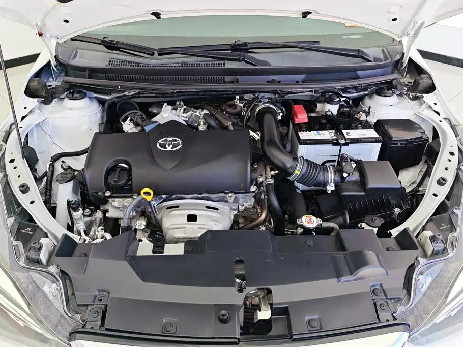 Toyota Yaris L 2022 — фото 10