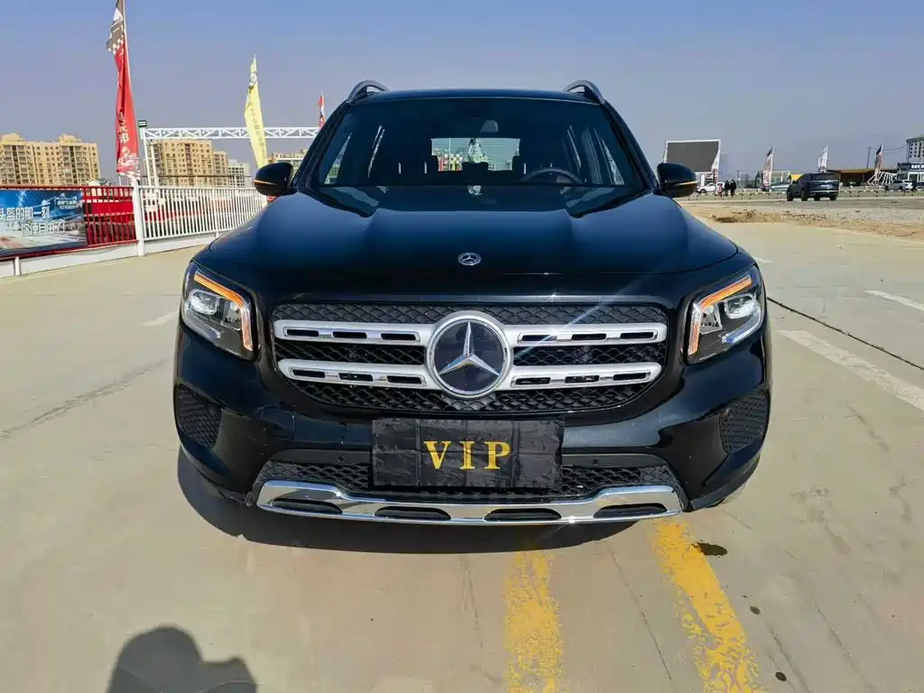 Mercedes-Benz GLB 2023