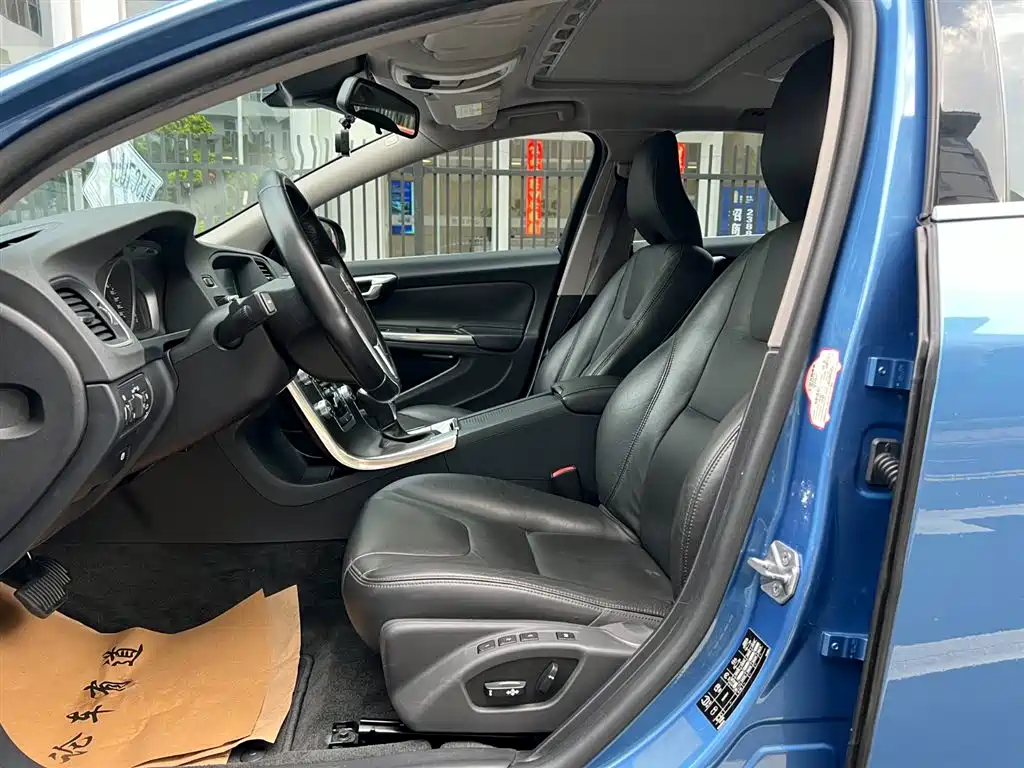 Volvo V60 2015