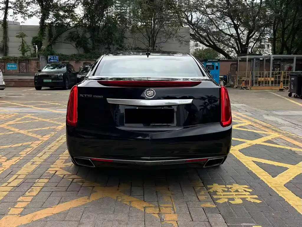 Cadillac XTS 2013 — фото 10